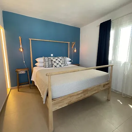 Mykonian Starling - Town N' Sunset View Apartment